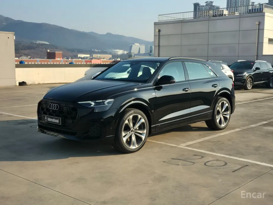 Фото 3 - Audi Q8