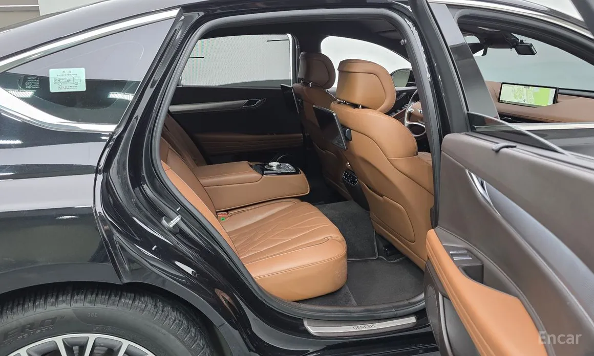 Фото 12 - Genesis G80