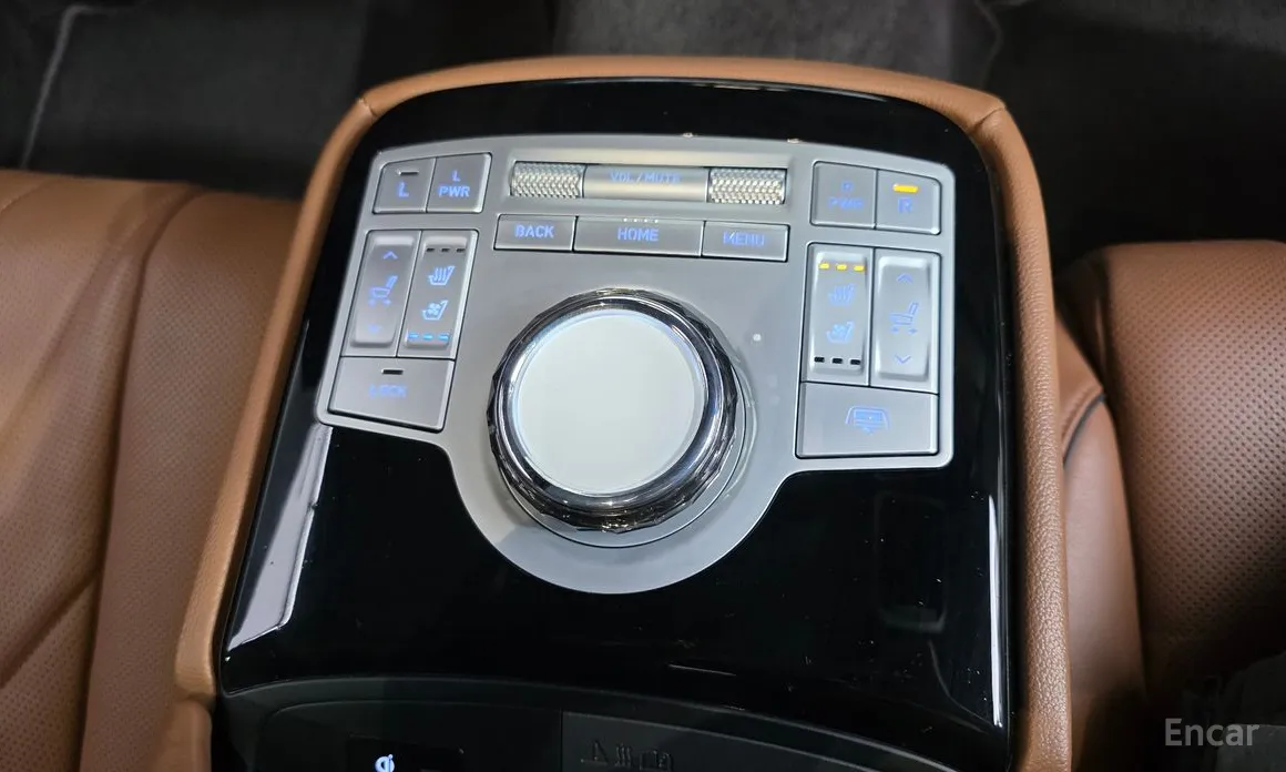 Фото 18 - Genesis G80