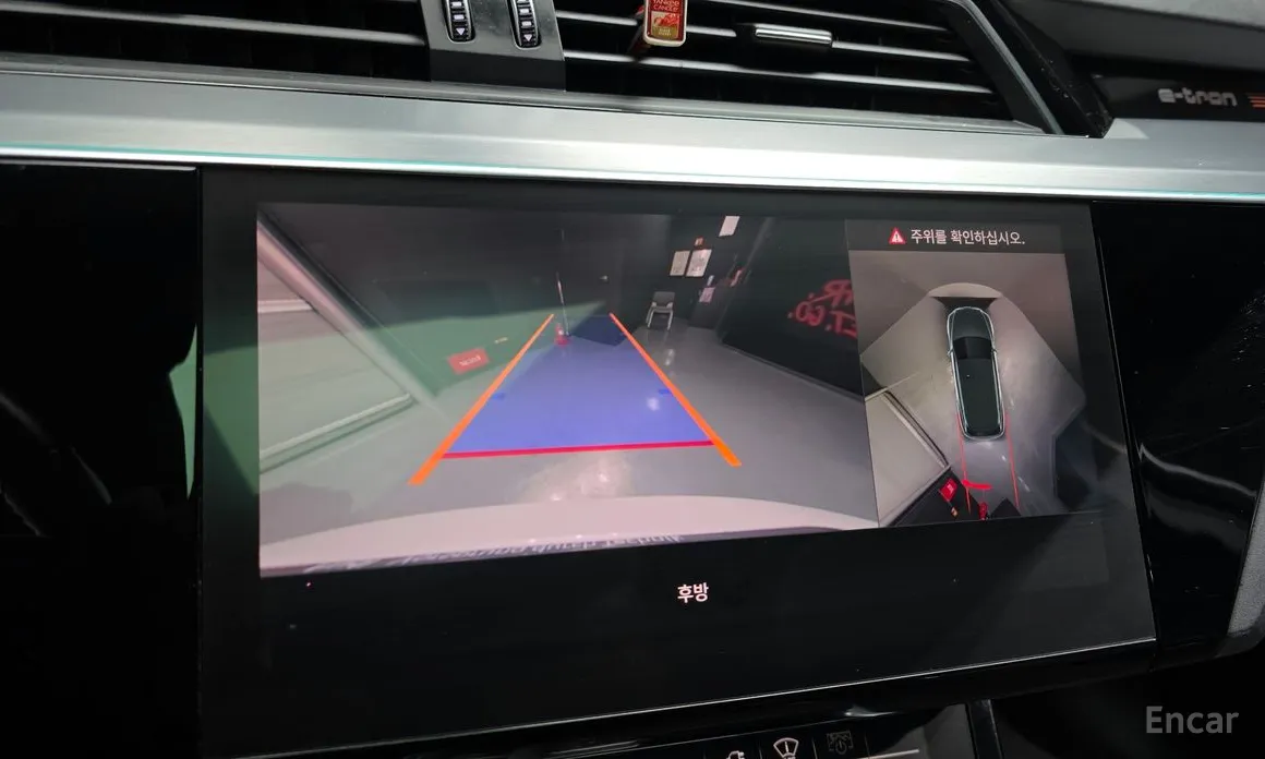 Фото 15 - Audi e-tron