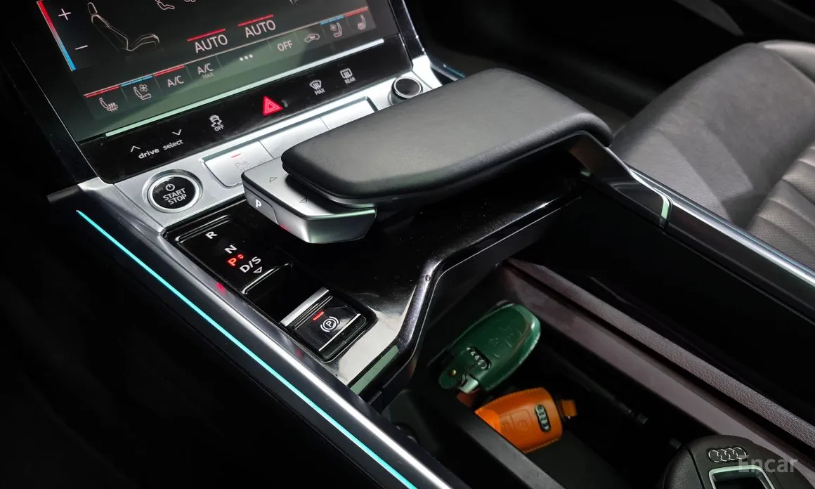 Фото 9 - Audi e-tron