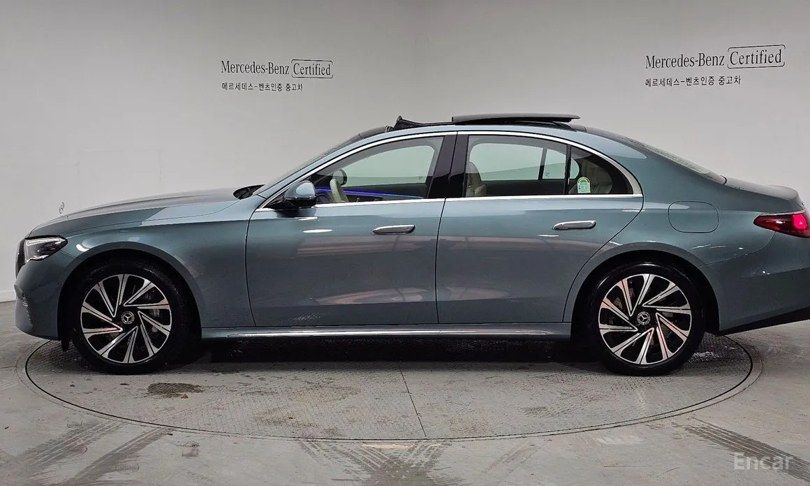 Фото 12 - Mercedes-Benz E-Class