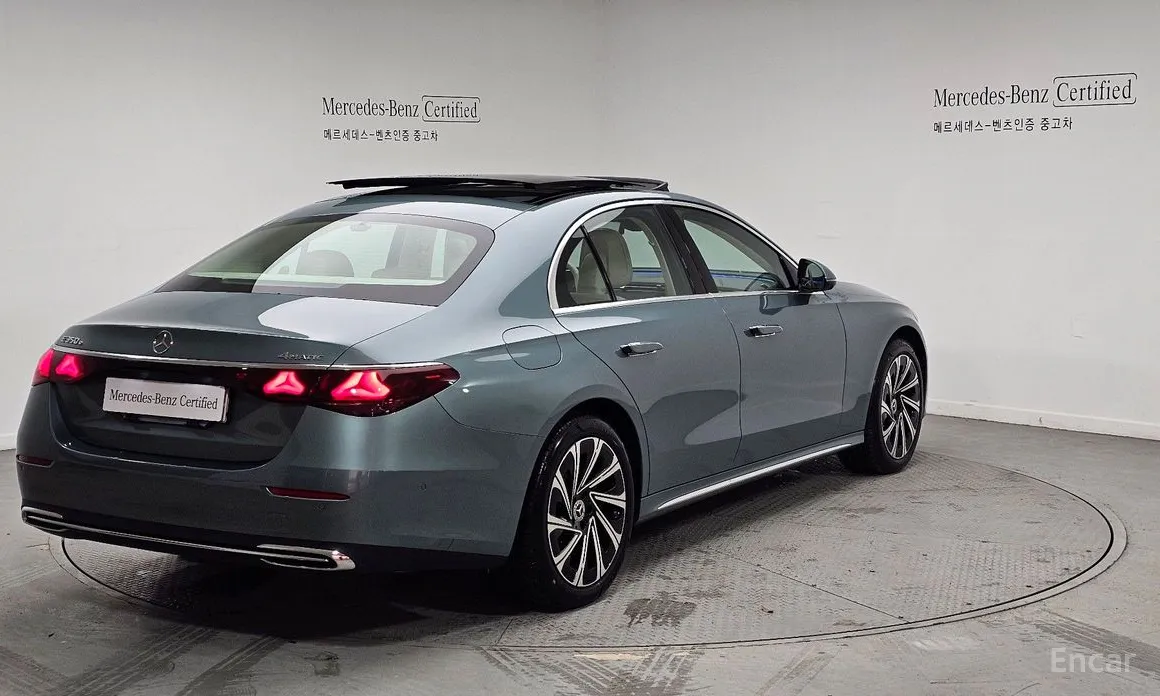 Фото 2 - Mercedes-Benz E-Class