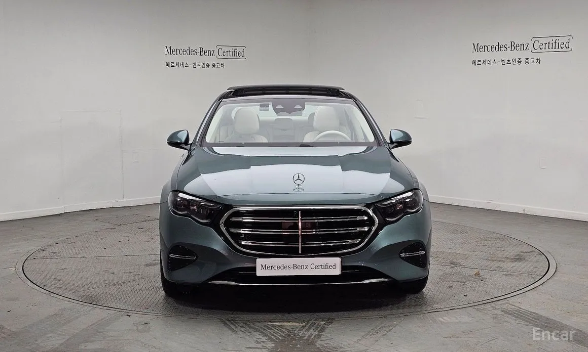 Фото 3 - Mercedes-Benz E-Class