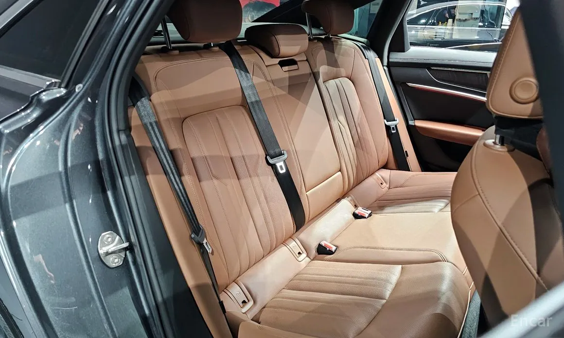 Фото 12 - Audi A6