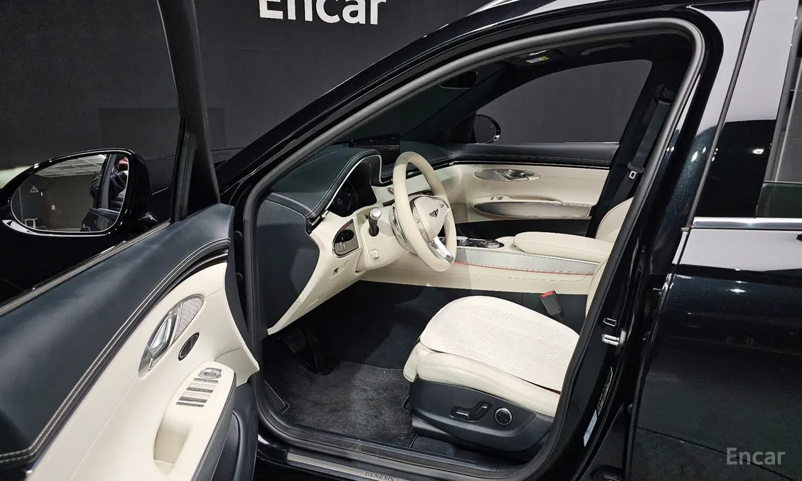 Фото 10 - Genesis GV70