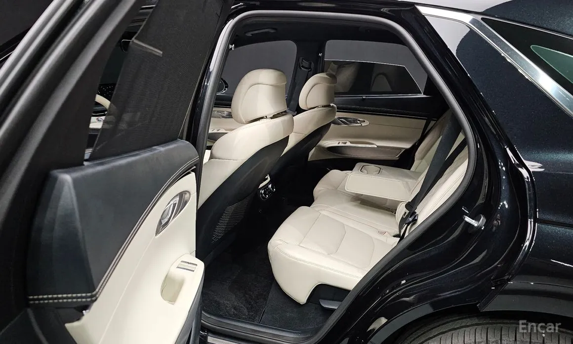 Фото 19 - Genesis GV70