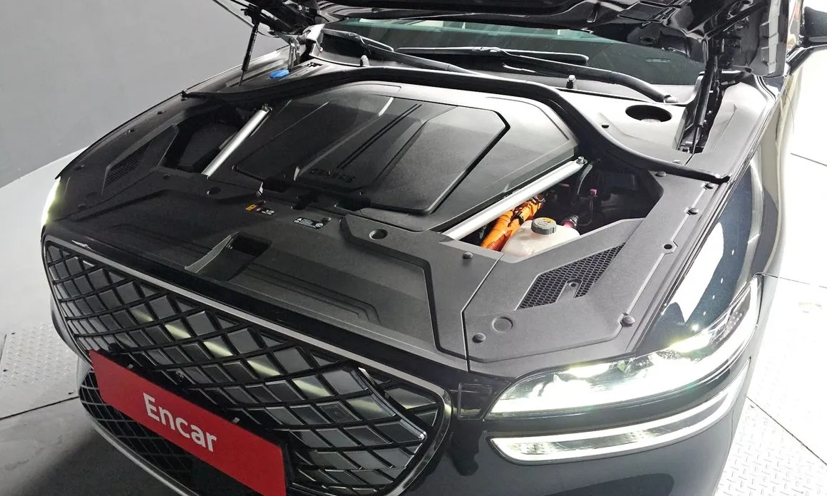 Фото 6 - Genesis GV70