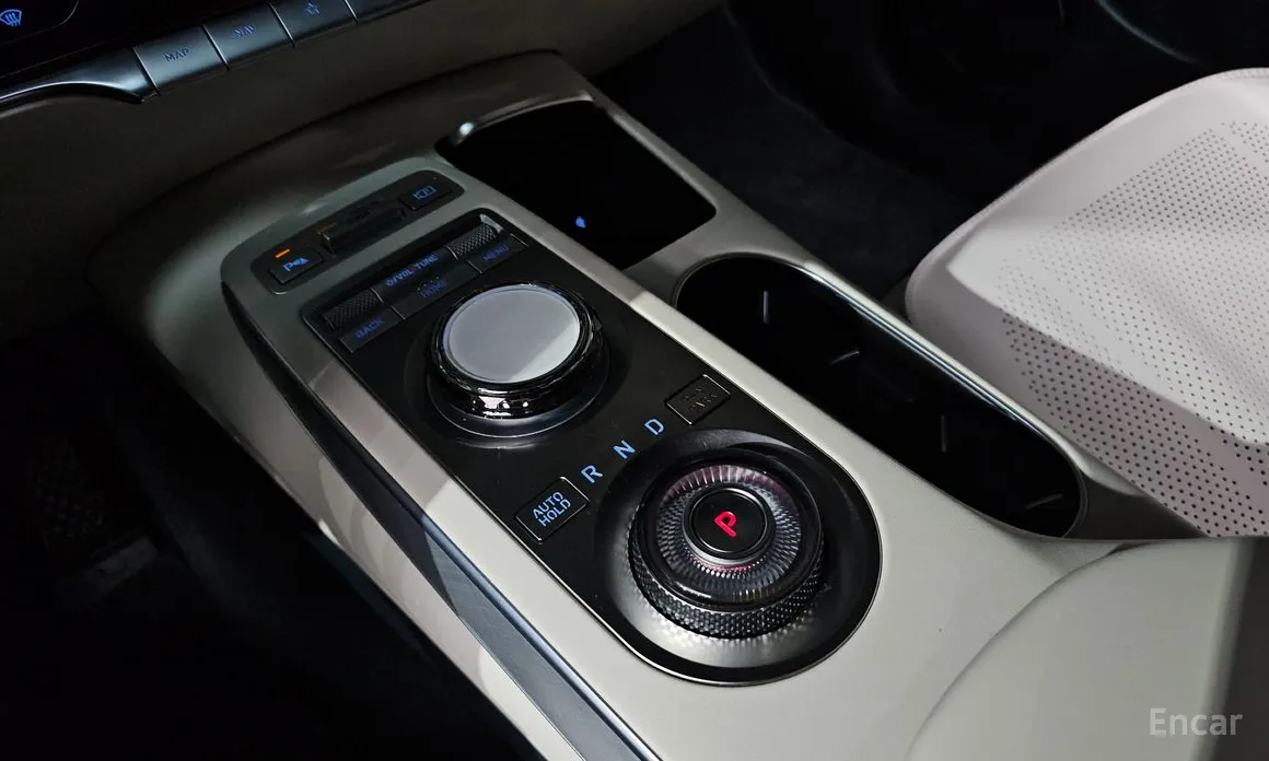 Фото 9 - Genesis GV70