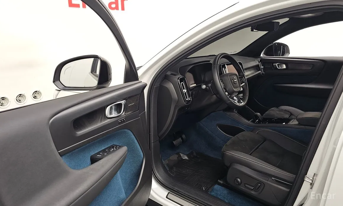 Фото 10 - Volvo C40