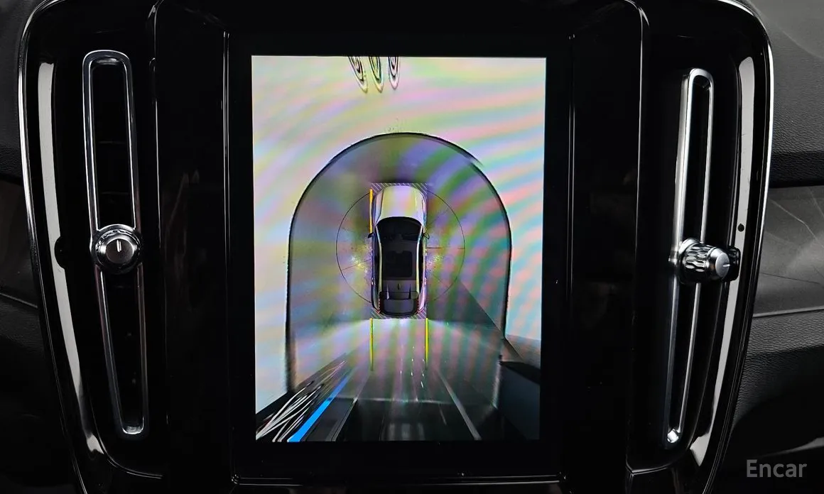 Фото 16 - Volvo C40