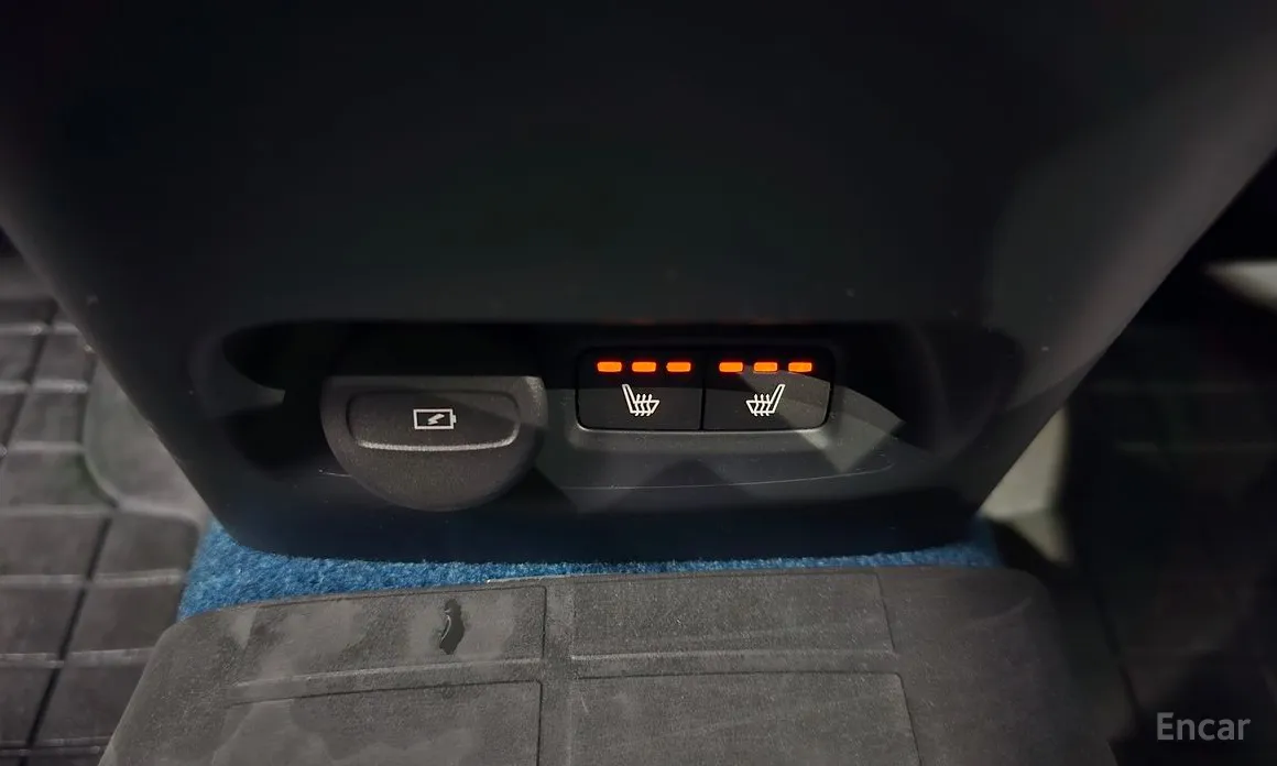 Фото 19 - Volvo C40