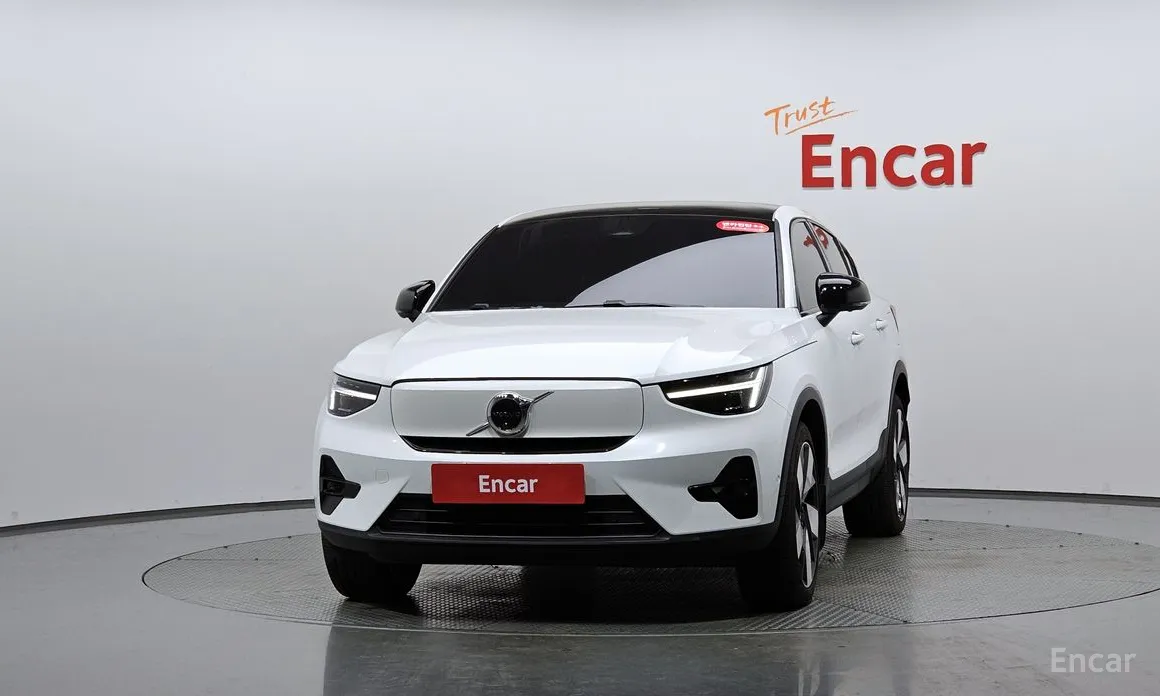 Фото 3 - Volvo C40