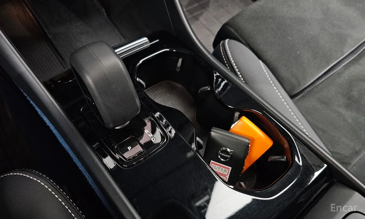 Фото 9 - Volvo C40