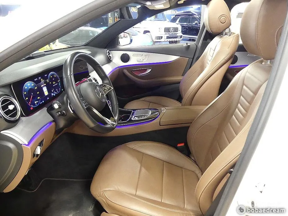 Фото 10 - Mercedes-Benz E-Class