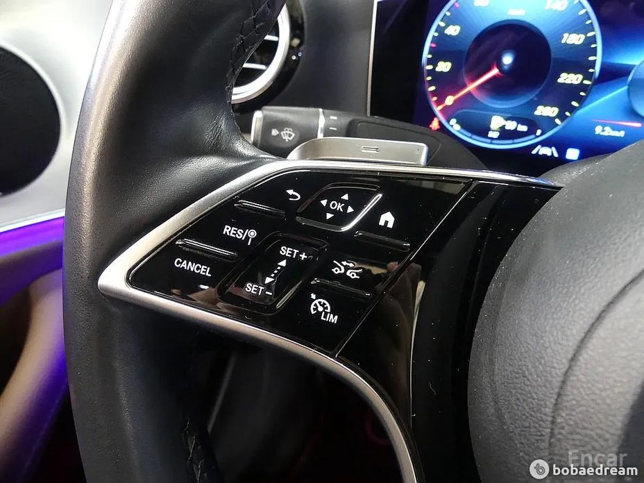 Фото 13 - Mercedes-Benz E-Class