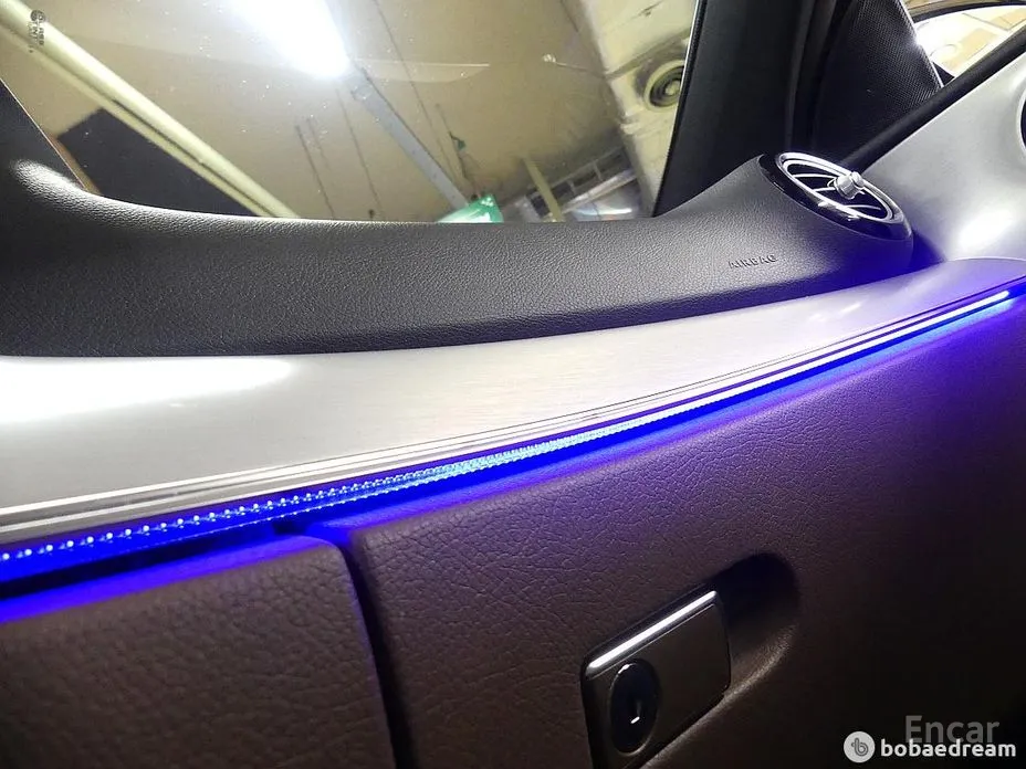 Фото 18 - Mercedes-Benz E-Class