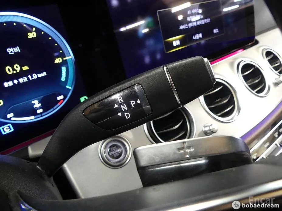 Фото 9 - Mercedes-Benz E-Class