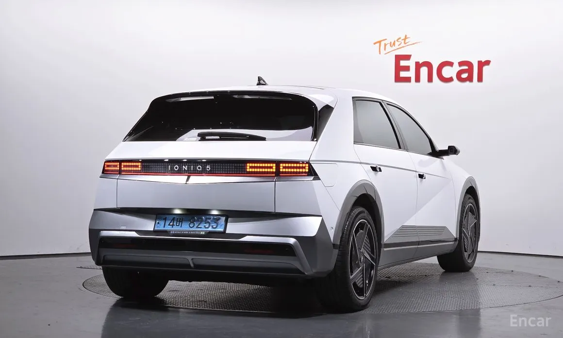 Фото 2 - Hyundai Ioniq 5