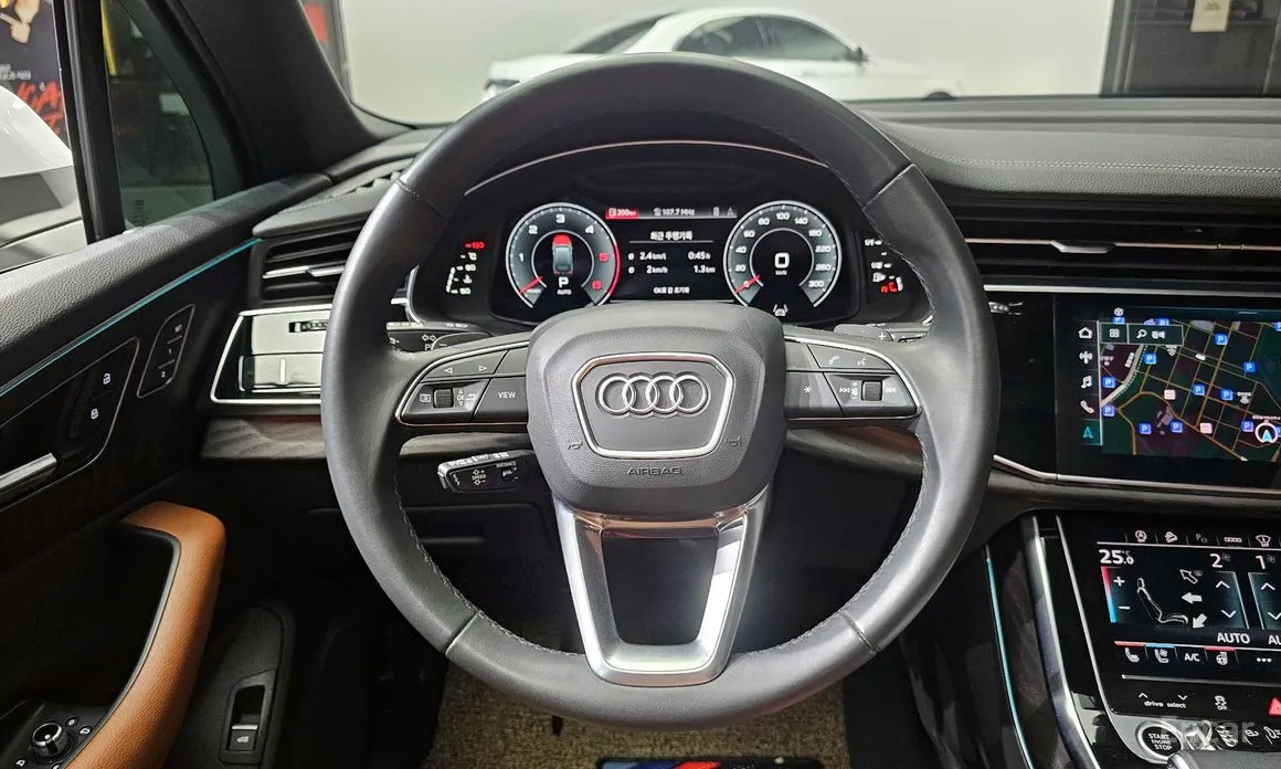 Фото 13 - Audi Q7