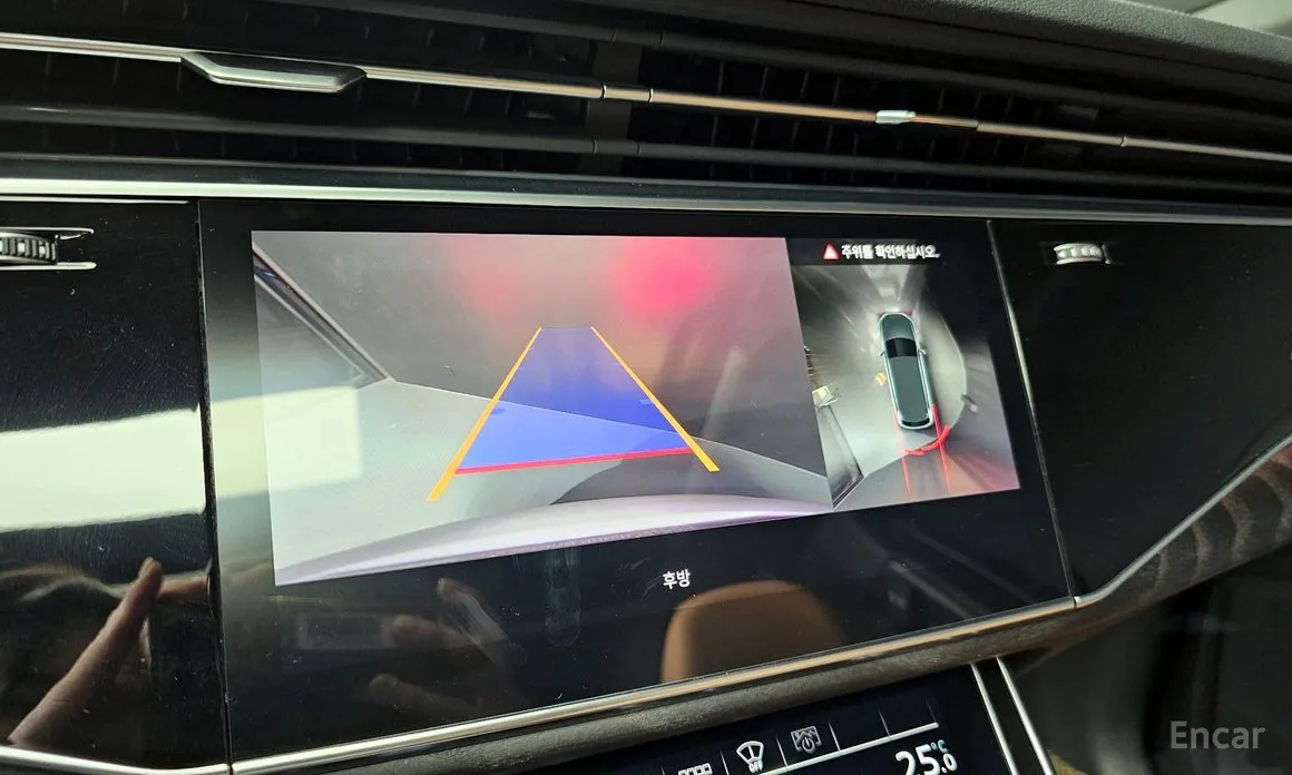 Фото 15 - Audi Q7