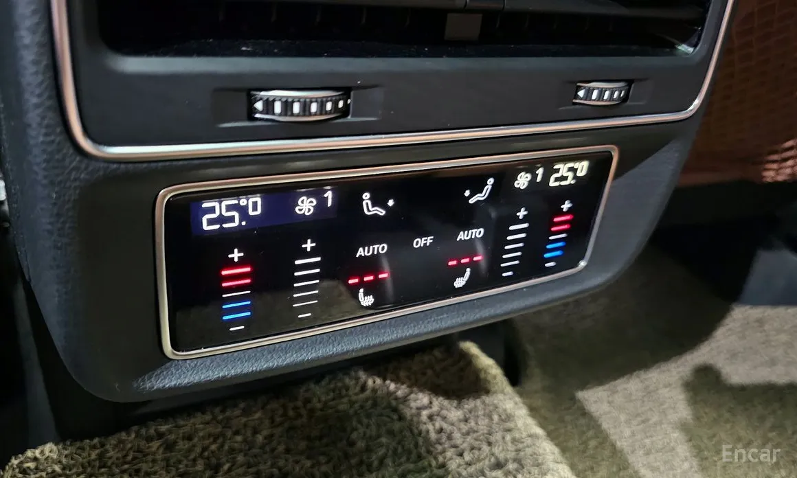 Фото 17 - Audi Q7