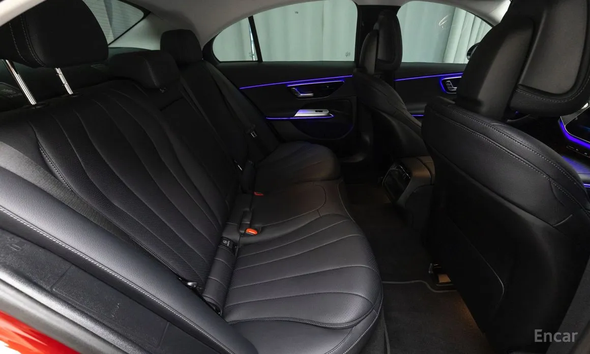 Фото 11 - Mercedes-Benz E-Class