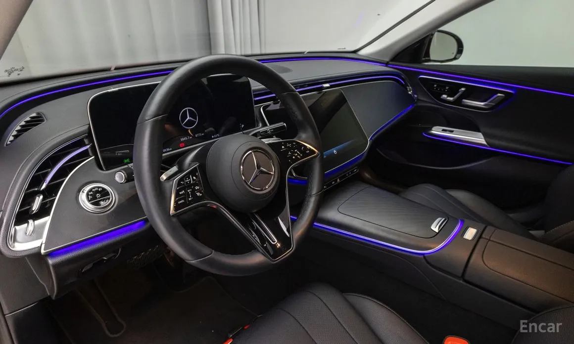 Фото 16 - Mercedes-Benz E-Class