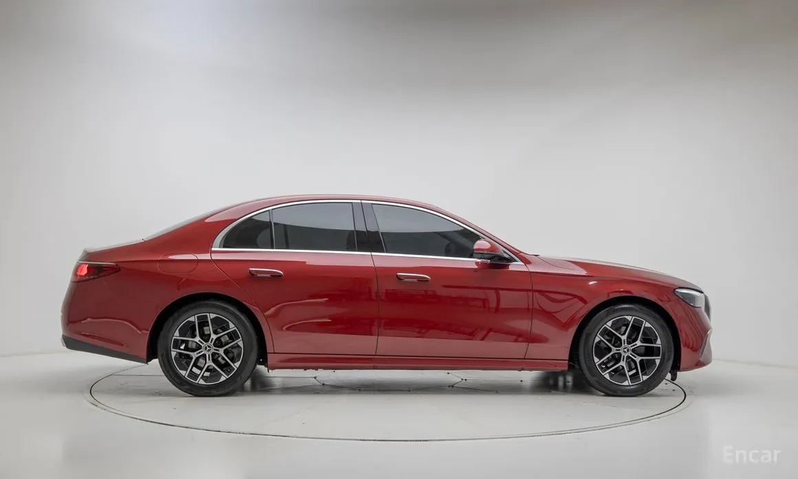 Фото 2 - Mercedes-Benz E-Class