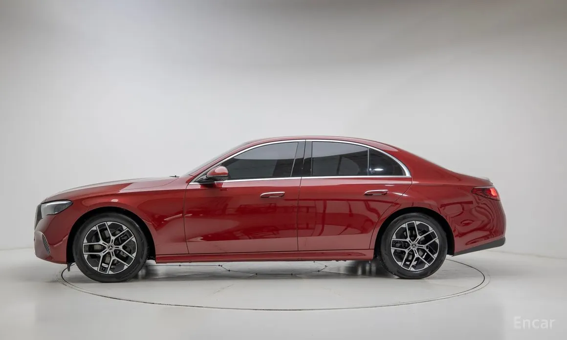 Фото 4 - Mercedes-Benz E-Class