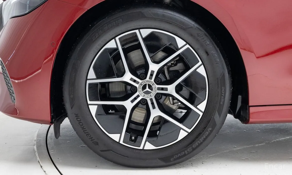 Фото 5 - Mercedes-Benz E-Class