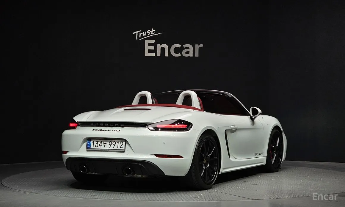 Фото 2 - Porsche 718