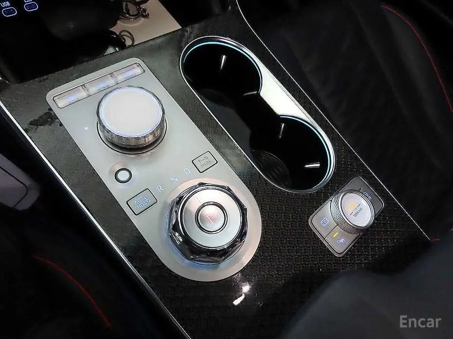 Фото 12 - Genesis GV80