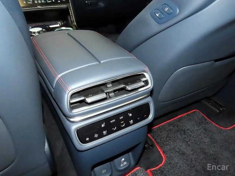 Фото 14 - Genesis GV80