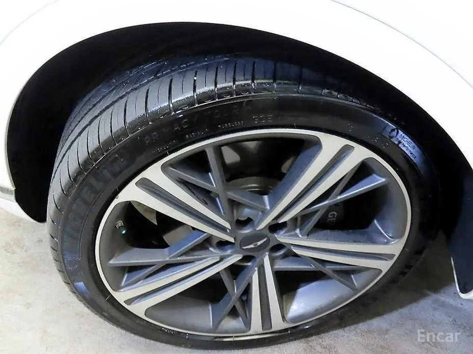 Фото 20 - Genesis GV80