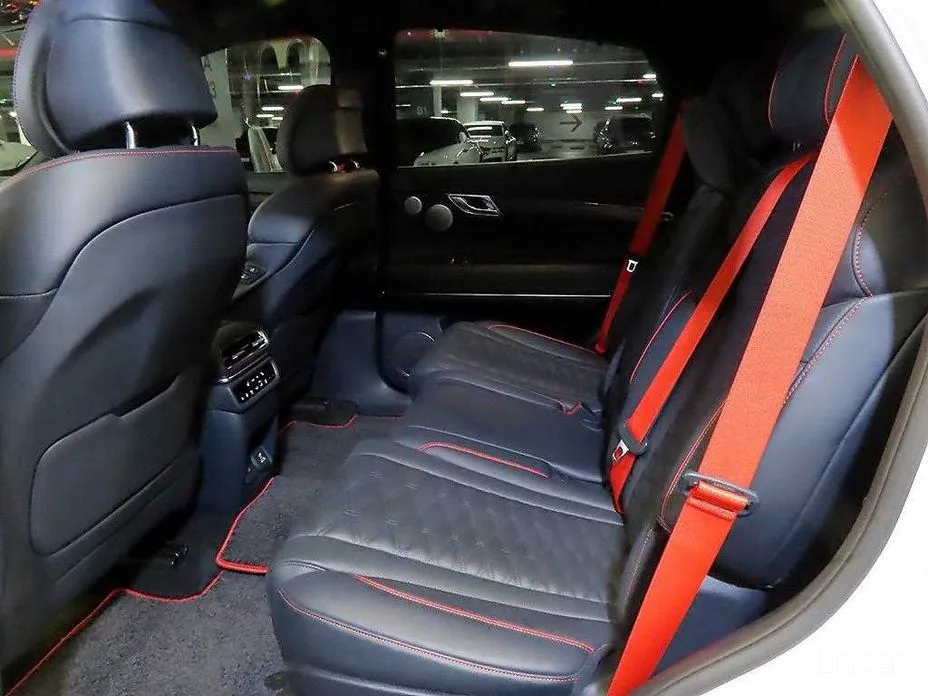 Фото 7 - Genesis GV80