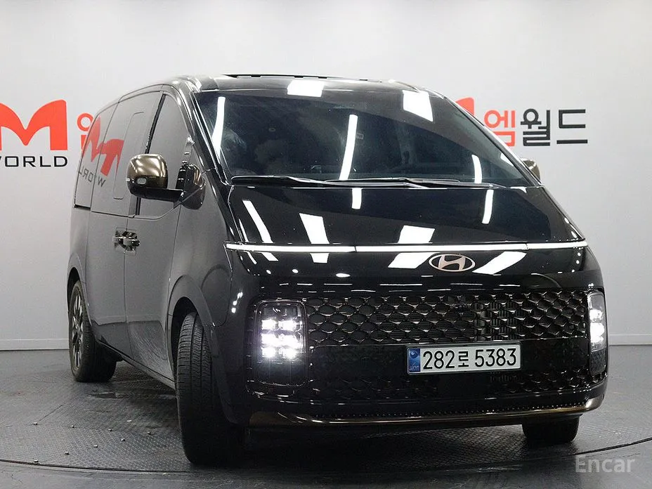 Фото 2 - Hyundai Staria