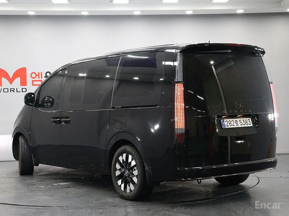 Фото 4 - Hyundai Staria