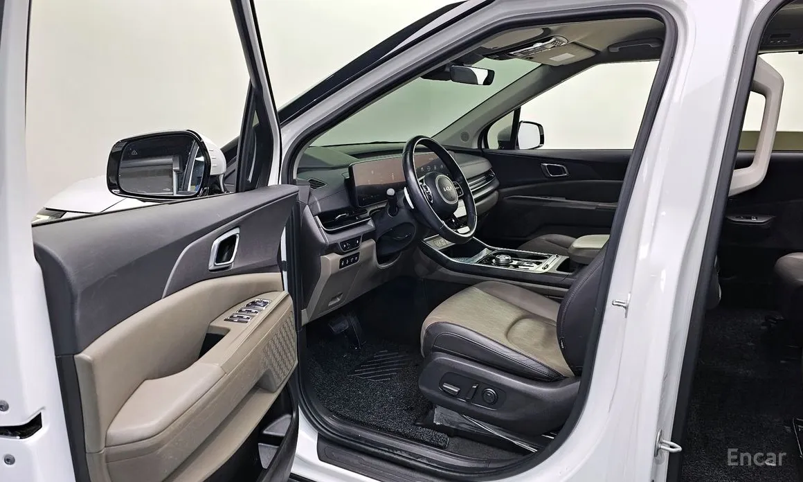 Kia Carnival 2023 9-Seater Noblesse