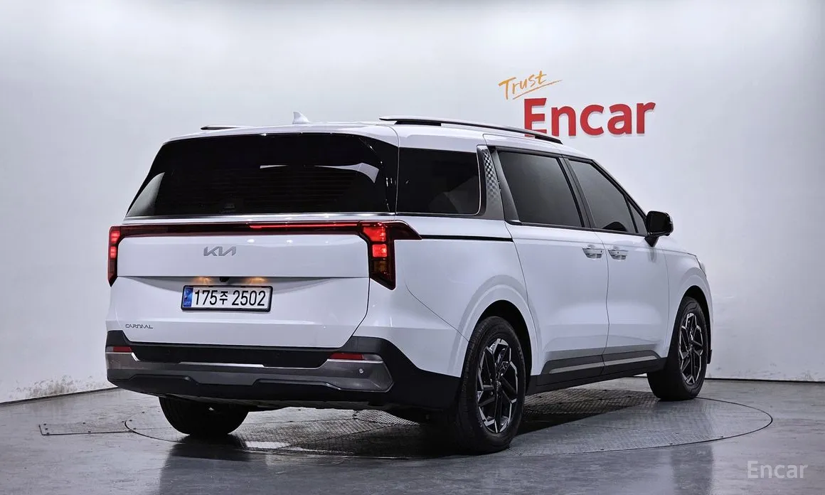2023 Kia Carnival