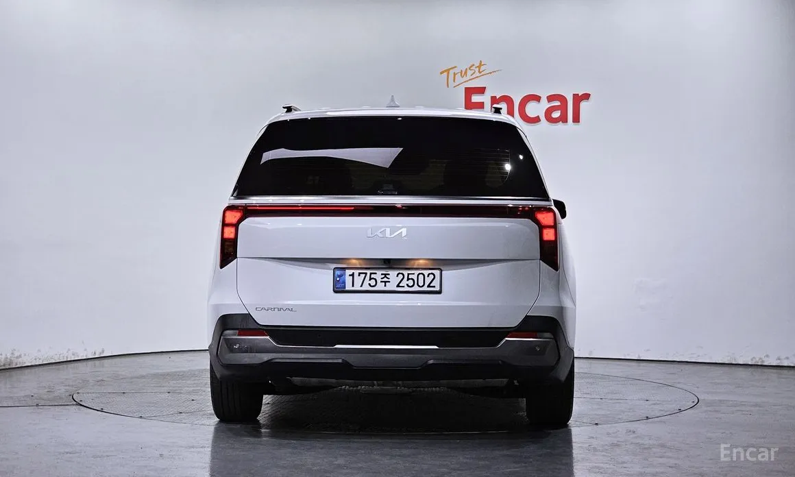 2023 Kia Carnival