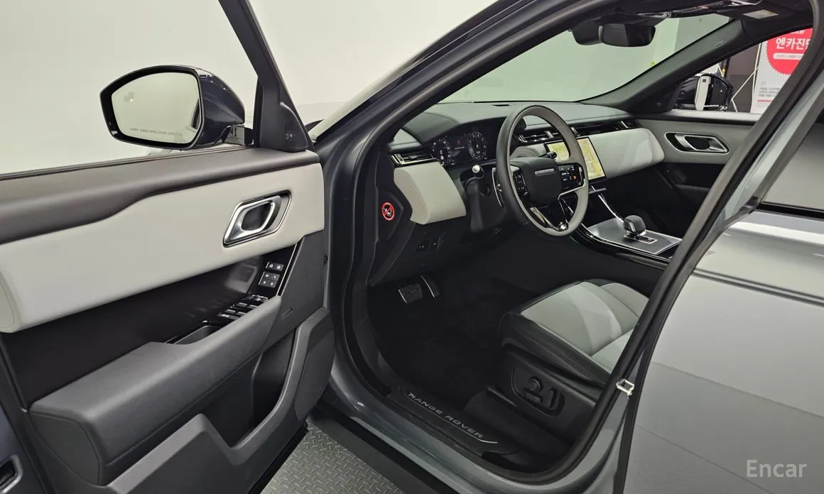 Фото 11 - Land Rover Range Rover Velar