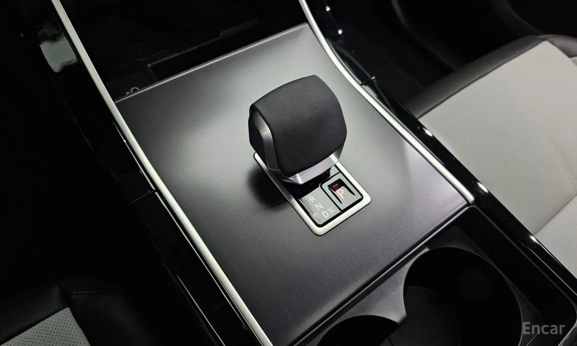 Фото 18 - Land Rover Range Rover Velar