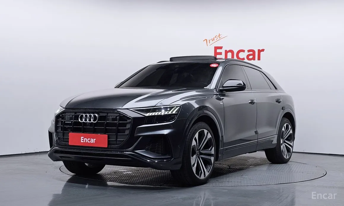 Фото 1 - Audi Q8