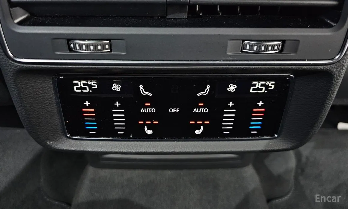 Фото 19 - Audi Q8