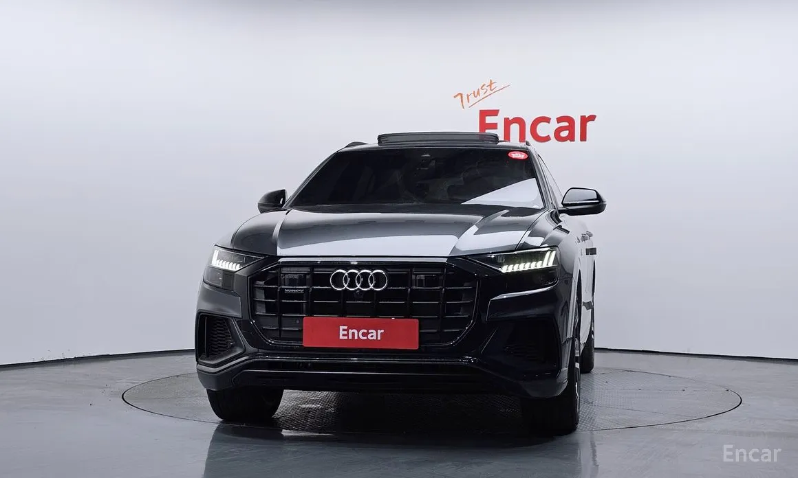 Фото 3 - Audi Q8