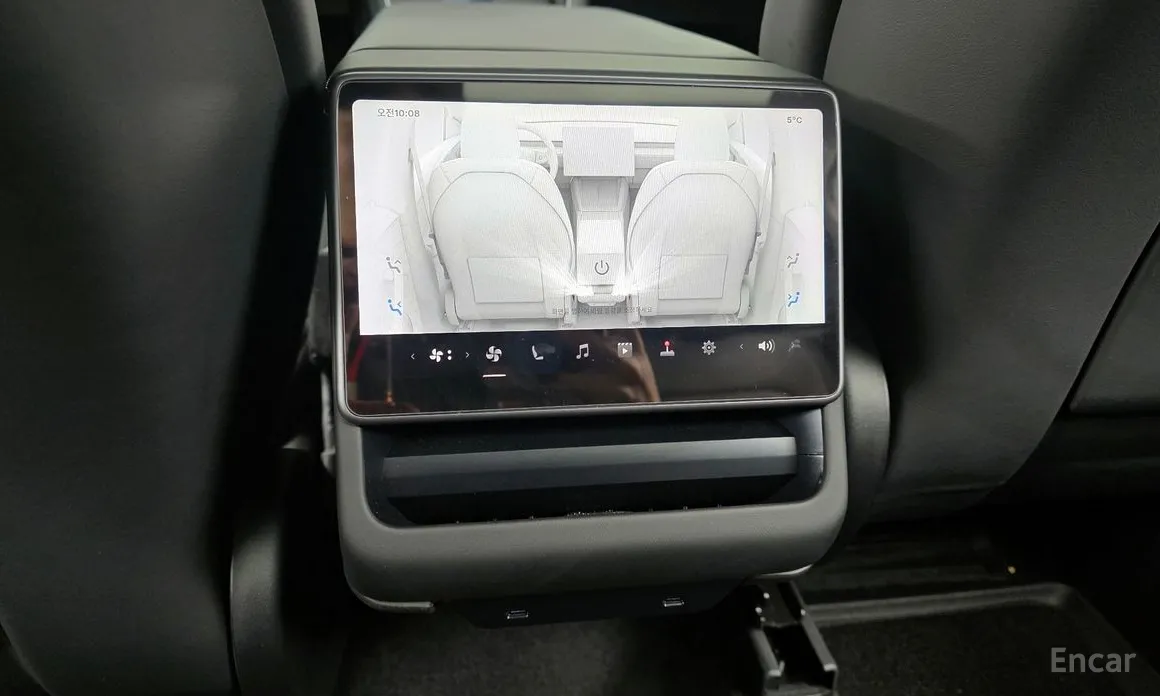 Фото 19 - Tesla Model Y