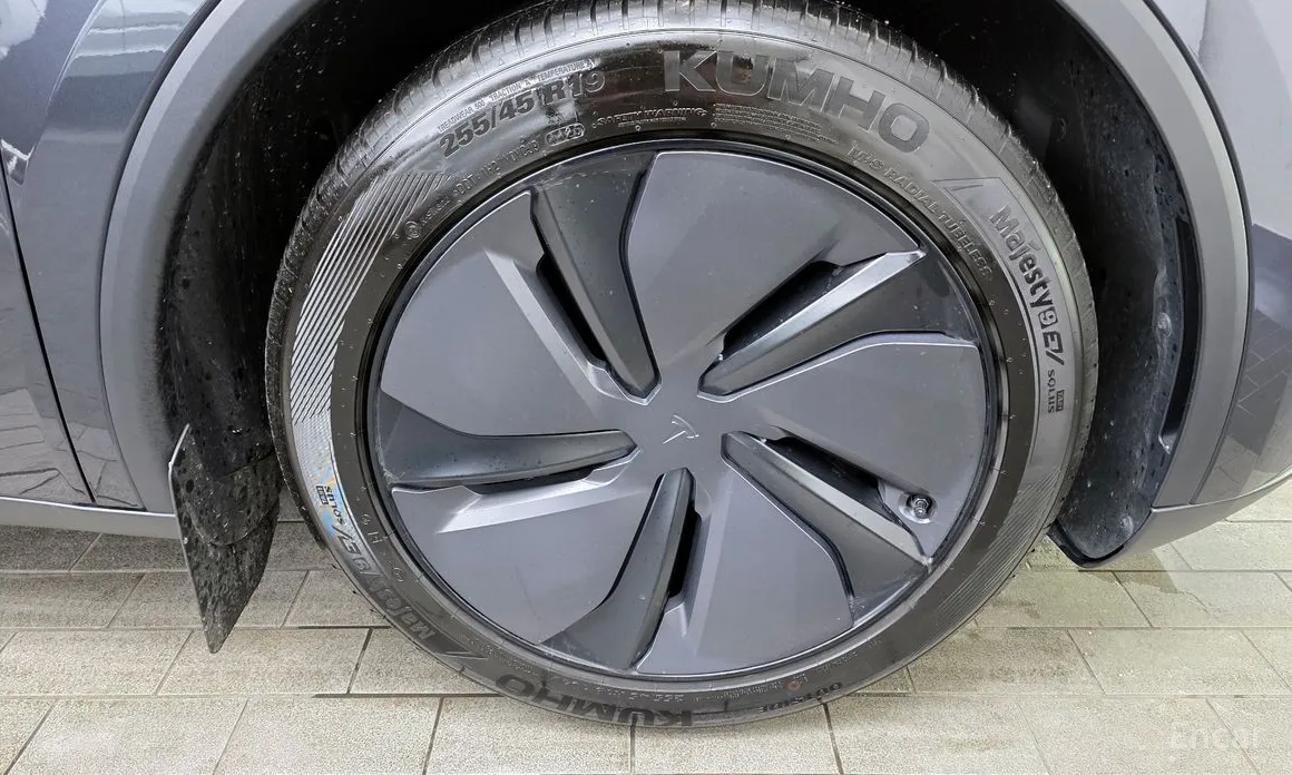 Фото 5 - Tesla Model Y