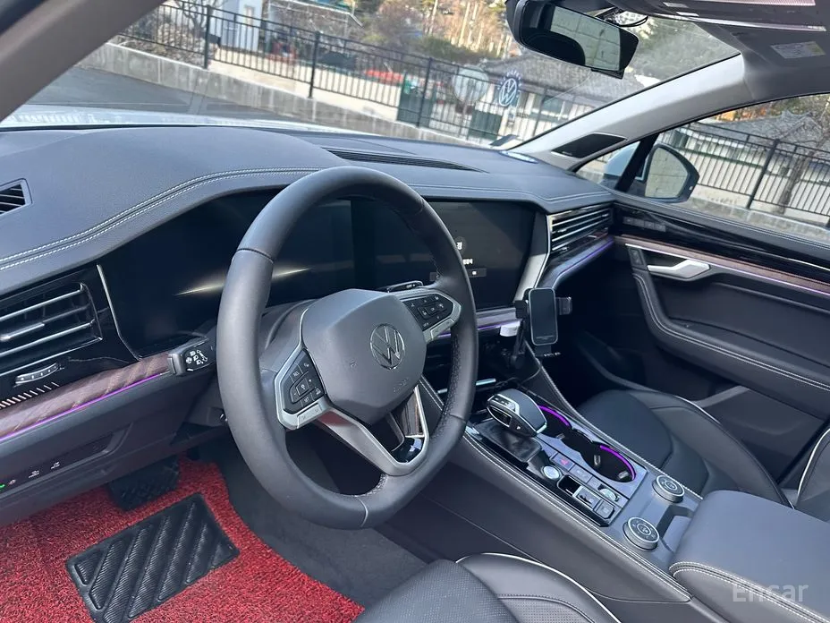 Фото 2 - Volkswagen Touareg