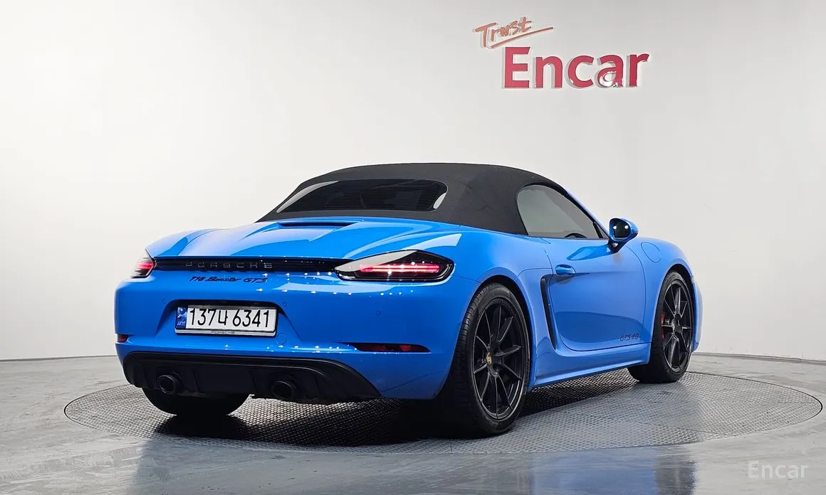 Фото 2 - Porsche 718